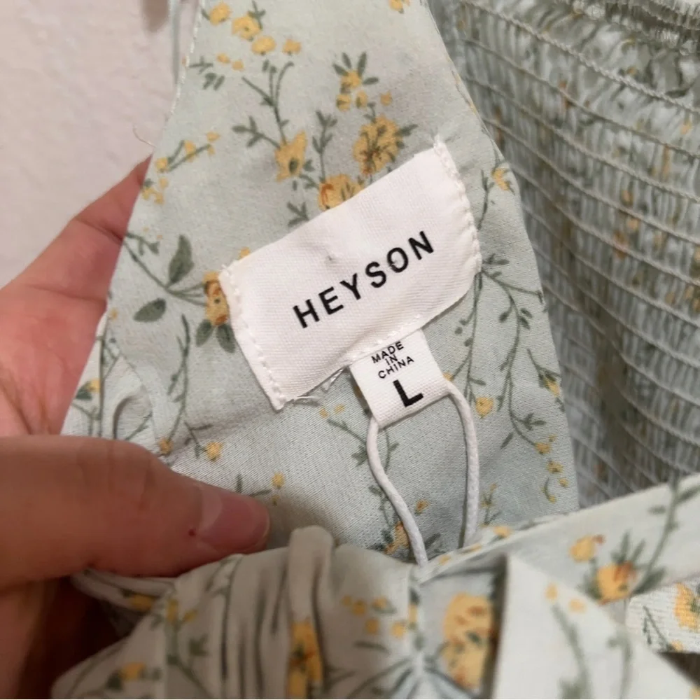 Heyson- NWT Floral Ruffle Sleeves Romper Large